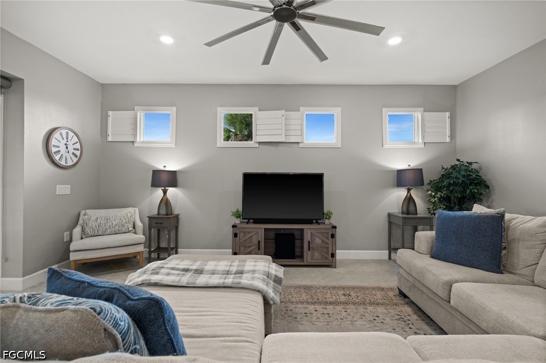 3 Bed Waterfront Home for Sale in Parkside, photo 7