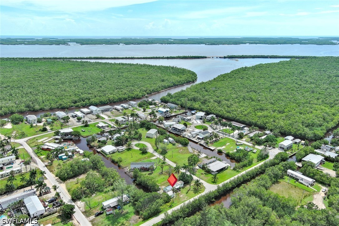 Waterfront Home for Sale in Plantation Island, photo 7
