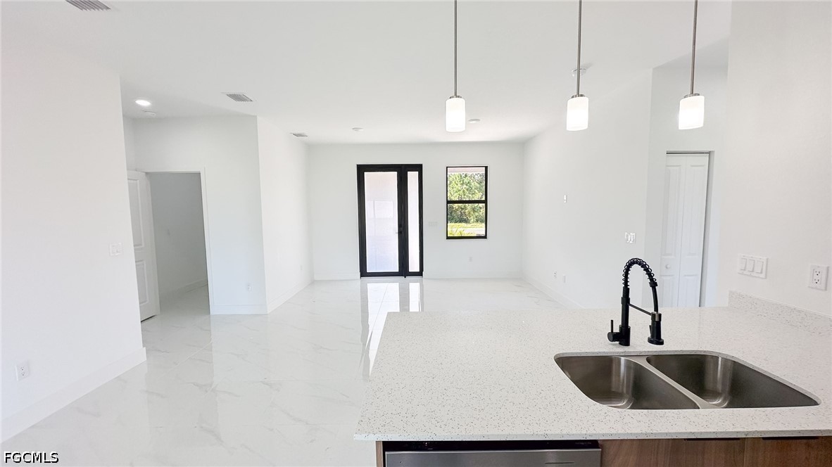 3 Bed SingleFamilyResidence for Sale in Lehigh Acres, photo 7