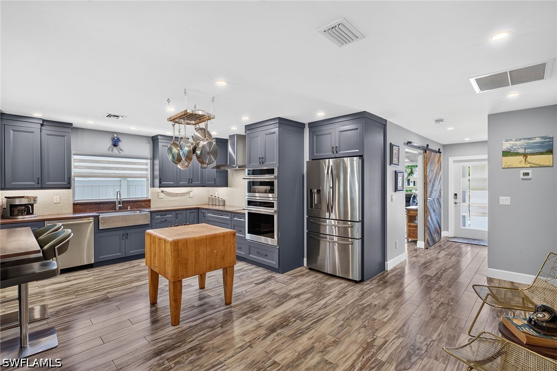 3 Bed SingleFamilyResidence for Sale in Naples Park, photo 7