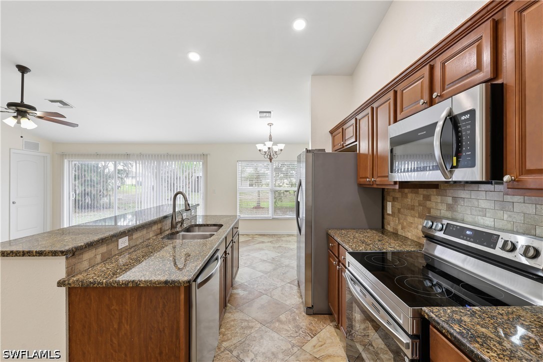 3 Bed SingleFamilyResidence for Sale in Cape Coral, photo 7