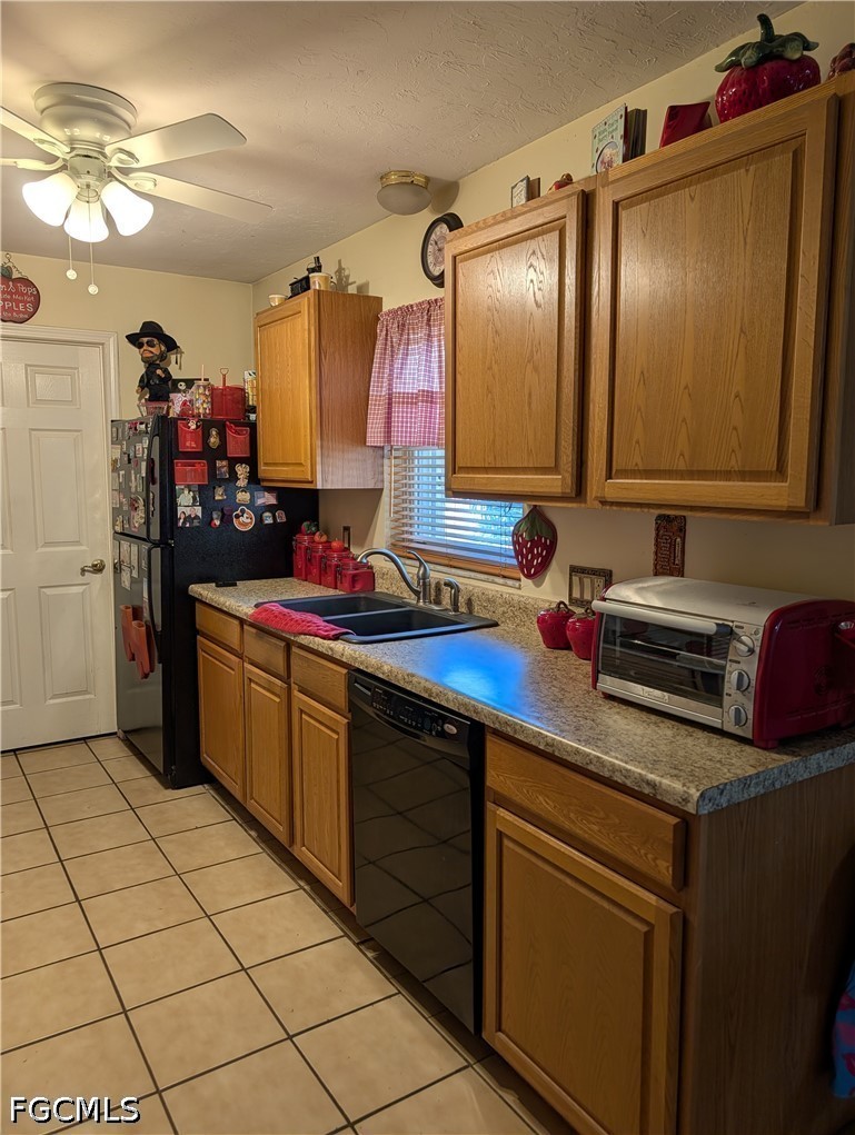 2 Bed SingleFamilyResidence for Sale in Cape Coral, photo 7