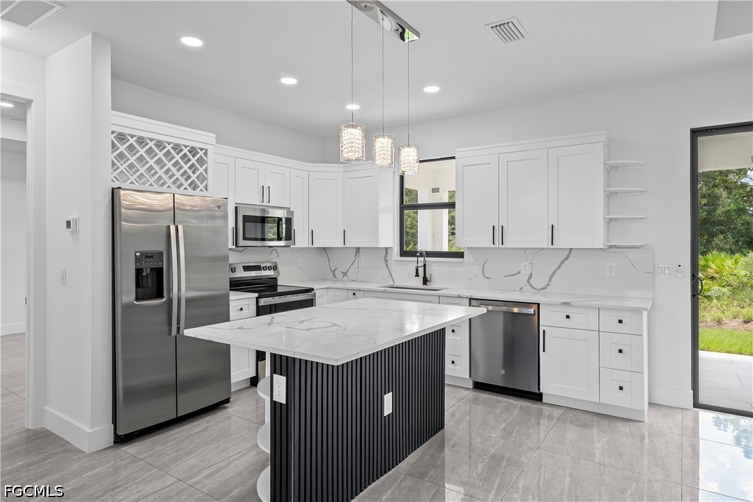 3 Bed SingleFamilyResidence for Sale in Lehigh Acres, photo 7