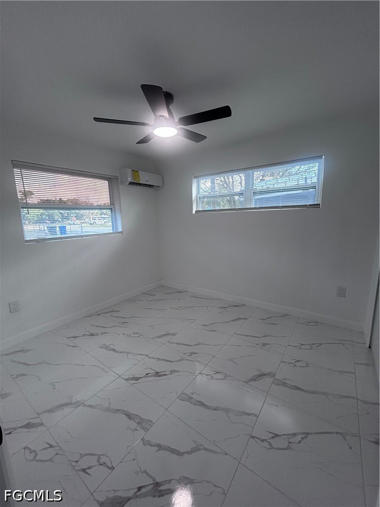 2 Bed SingleFamilyResidence for Sale in Fort Myers, photo 7