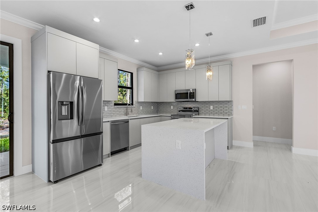 3 Bed SingleFamilyResidence for Sale in Naples, photo 7