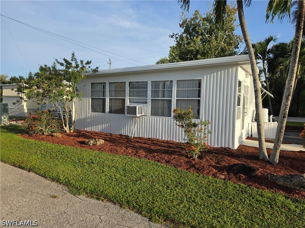 2 Bed ManufacturedHome for Sale in Naples, photo 7
