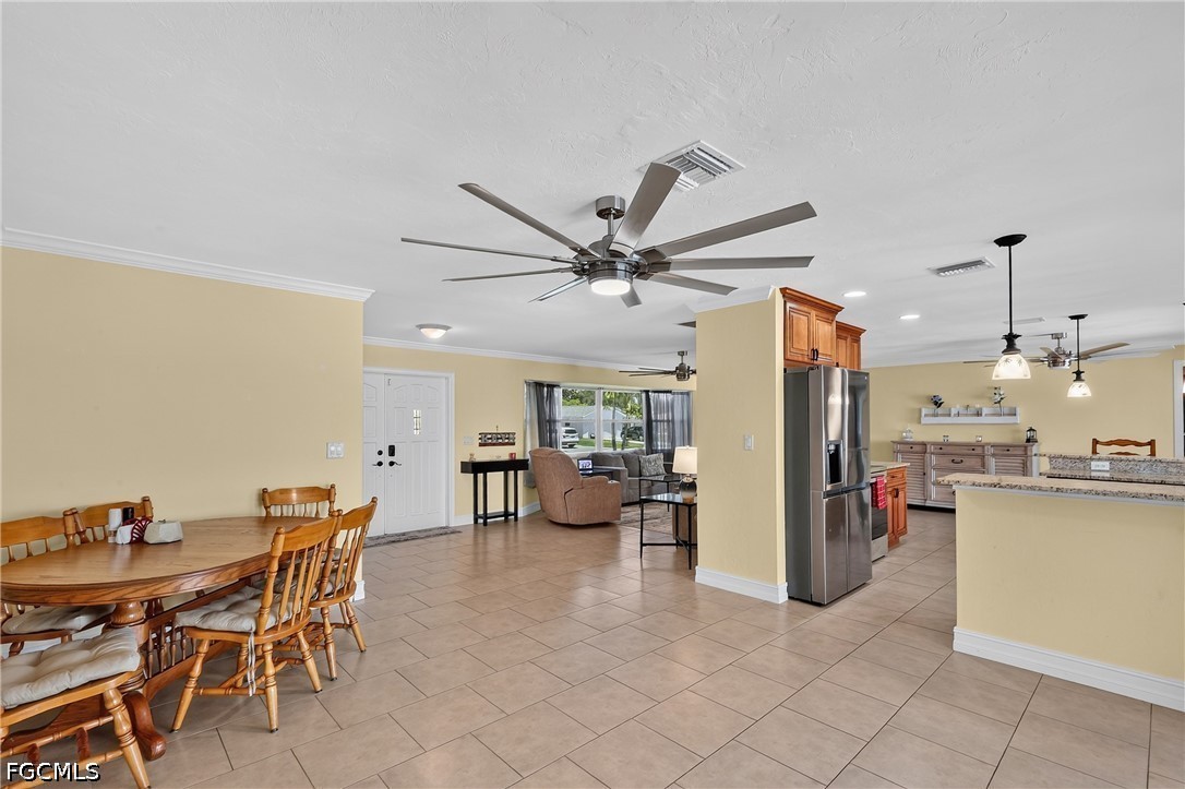 3 Bed Pool Home for Sale in Cape Coral, photo 7