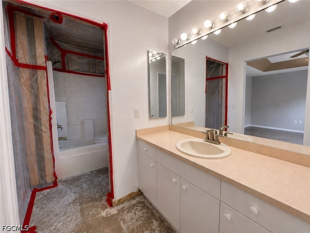 3 Bed SingleFamilyResidence for Sale in Lehigh Estates, photo 7