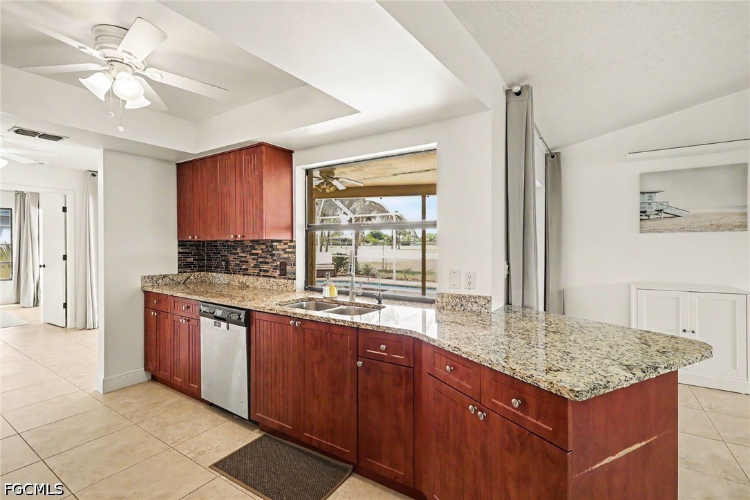 3 Bed Pool Home for Sale in Fort Myers, photo 7