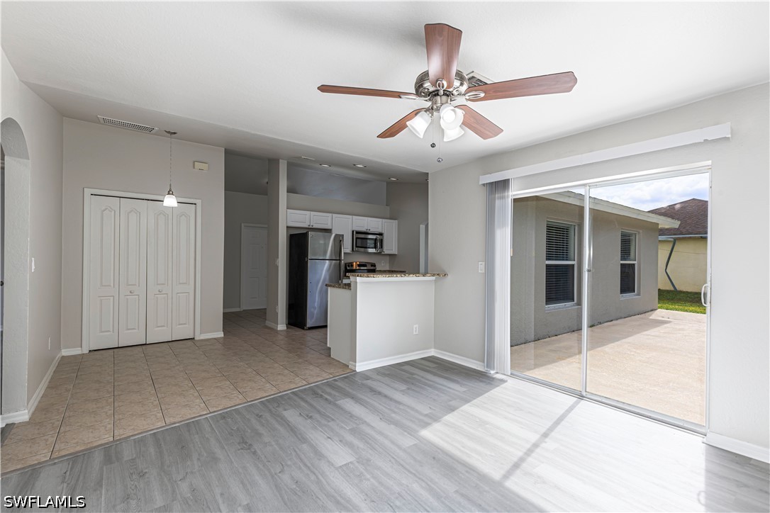 3 Bed SingleFamilyResidence for Sale in Greenbriar, photo 7