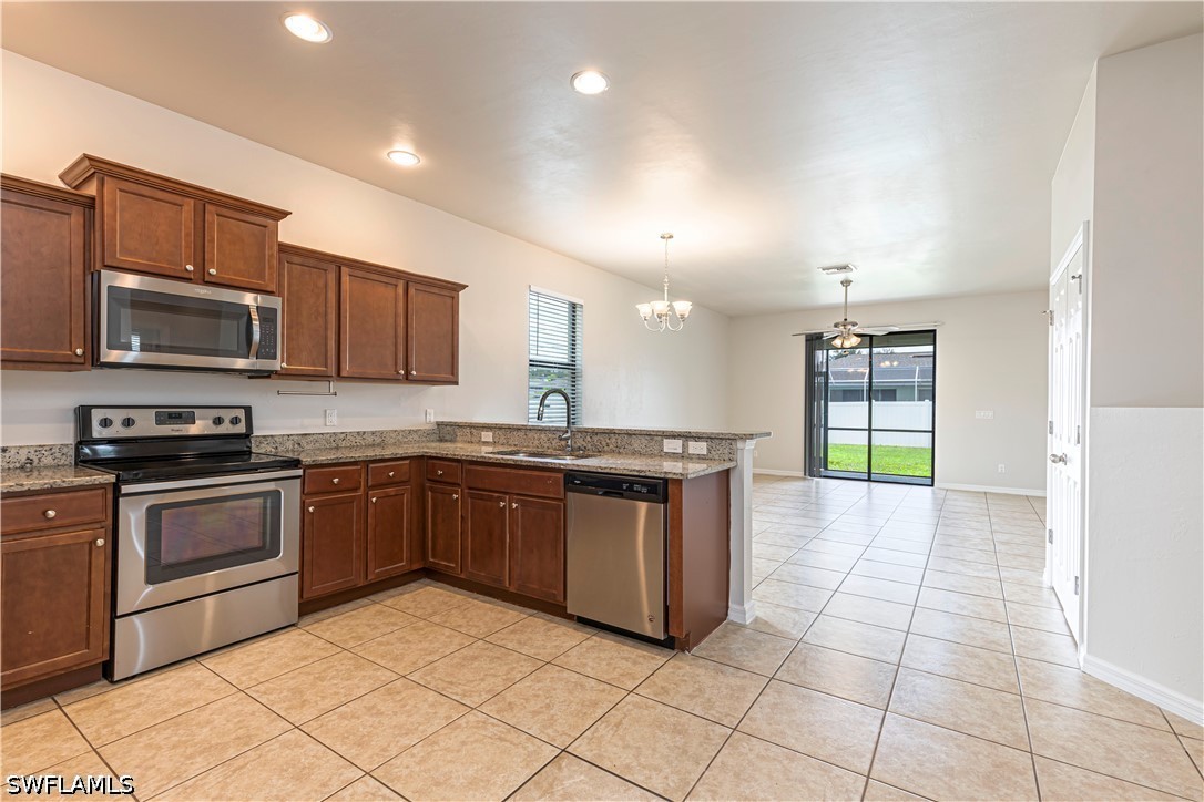 4 Bed SingleFamilyResidence for Sale in Cape Coral, photo 7