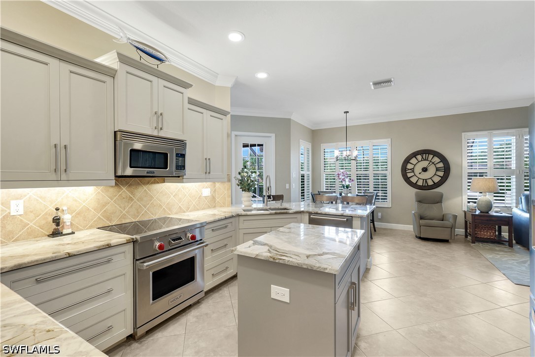 3 Bed Pool Home for Sale in Madison Park, photo 7
