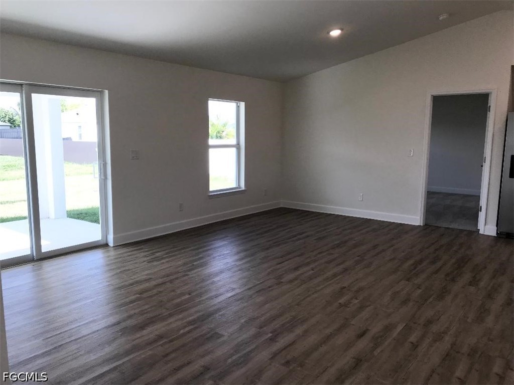 3 Bed SingleFamilyResidence for Sale in Cape Coral, photo 7