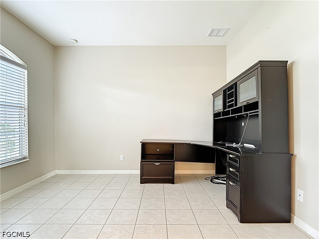 5 Bed Pool Home for Sale in Promenade West, photo 7