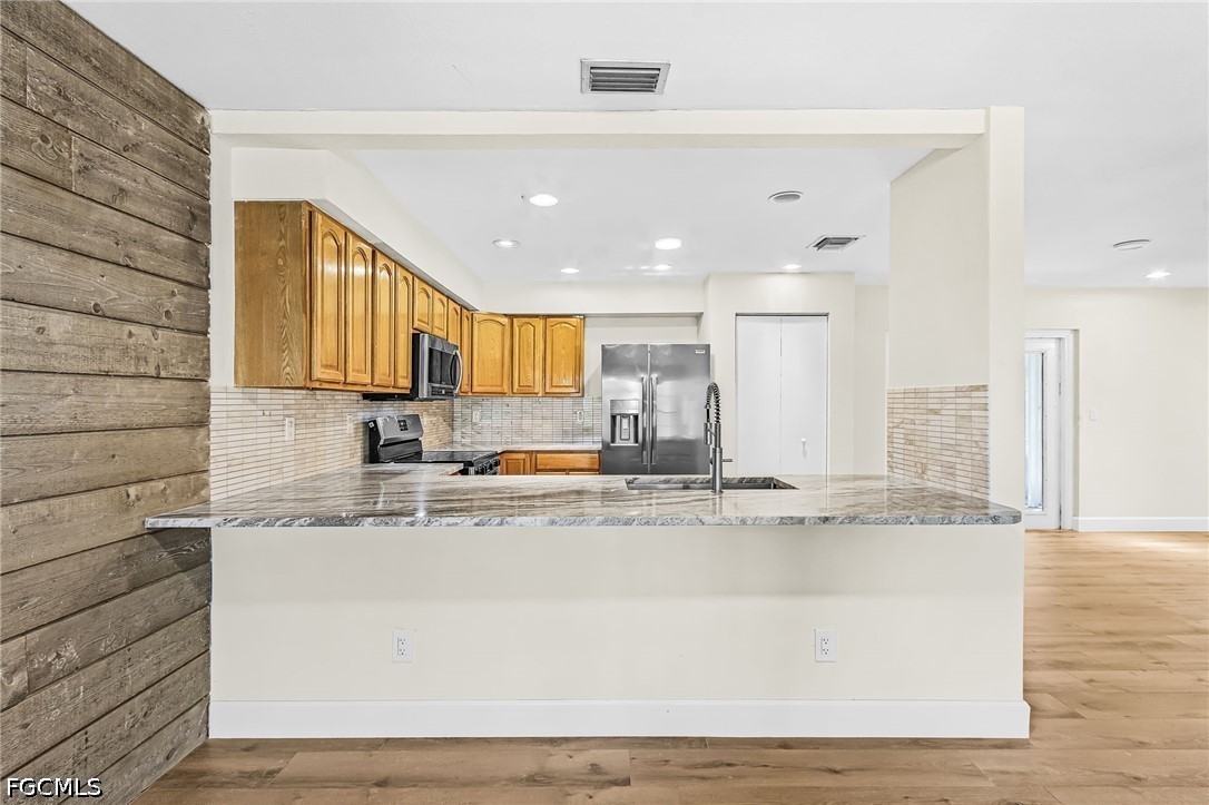 5 Bed SingleFamilyResidence for Sale in Lehigh Acres, photo 7