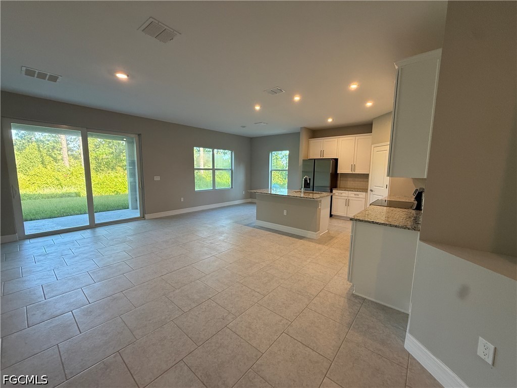 3 Bed SingleFamilyResidence for Sale in Lehigh Acres, photo 7