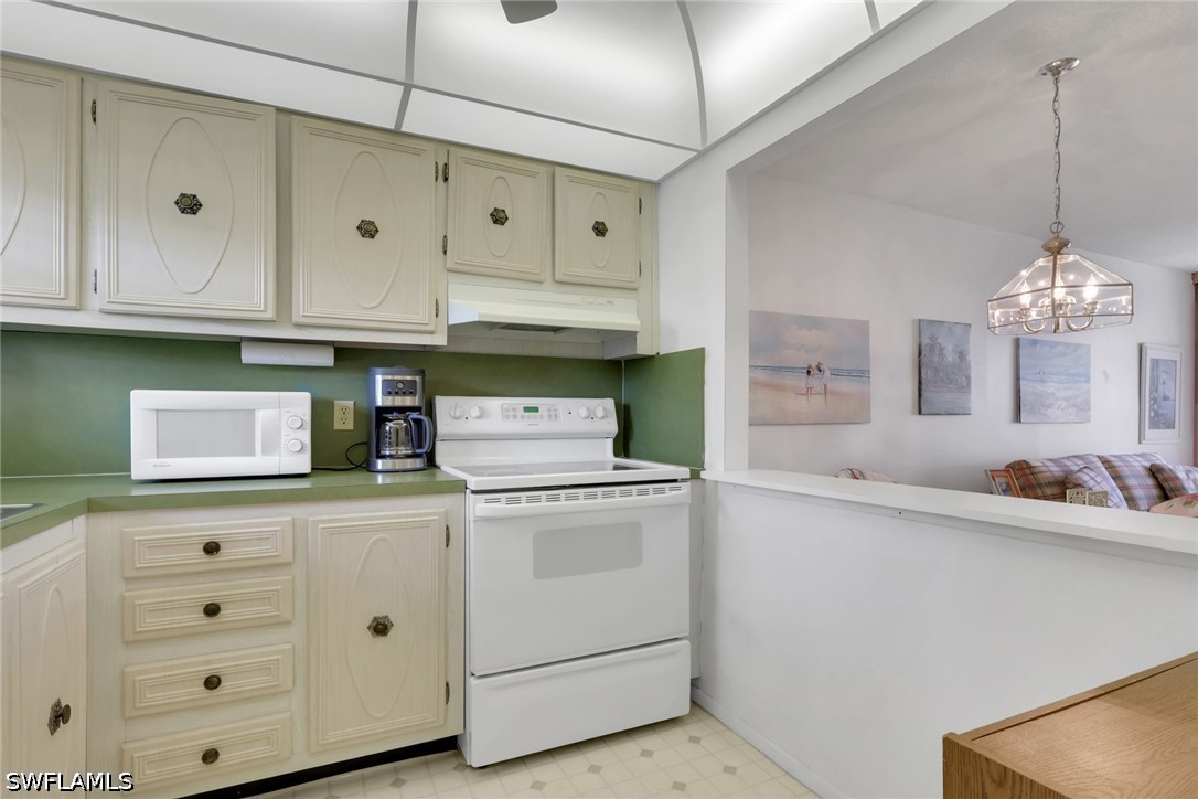 1 Bed Condominium for Sale in Naples, photo 7