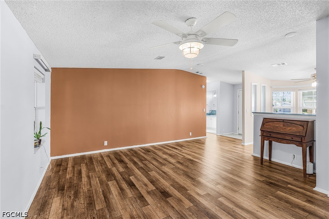 2 Bed Waterfront Home for Sale in North Fort Myers, photo 7