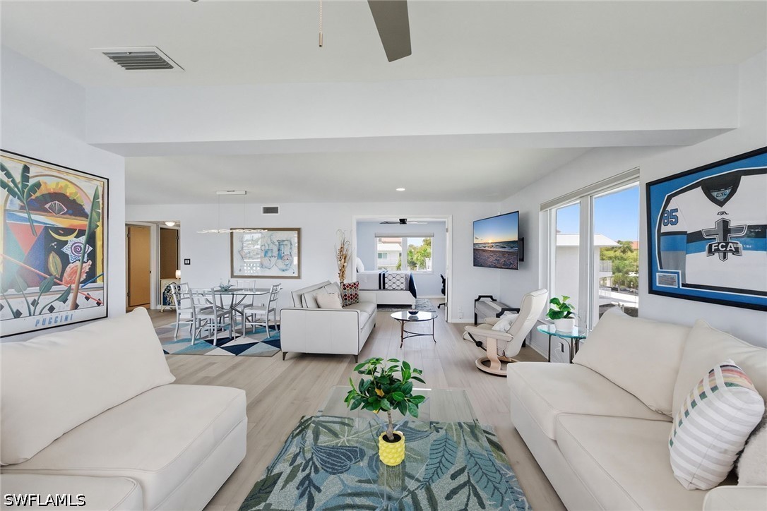 2 Bed Waterfront Home for Sale in Marina Manor, photo 7