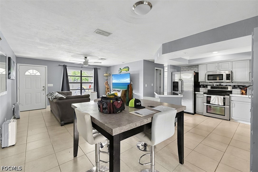 3 Bed SingleFamilyResidence for Sale in Lehigh Acres, photo 7