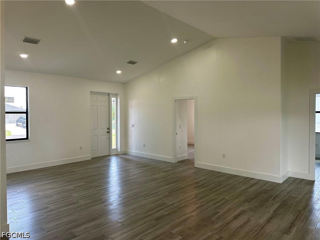 4 Bed SingleFamilyResidence for Sale in Cape Coral, photo 7