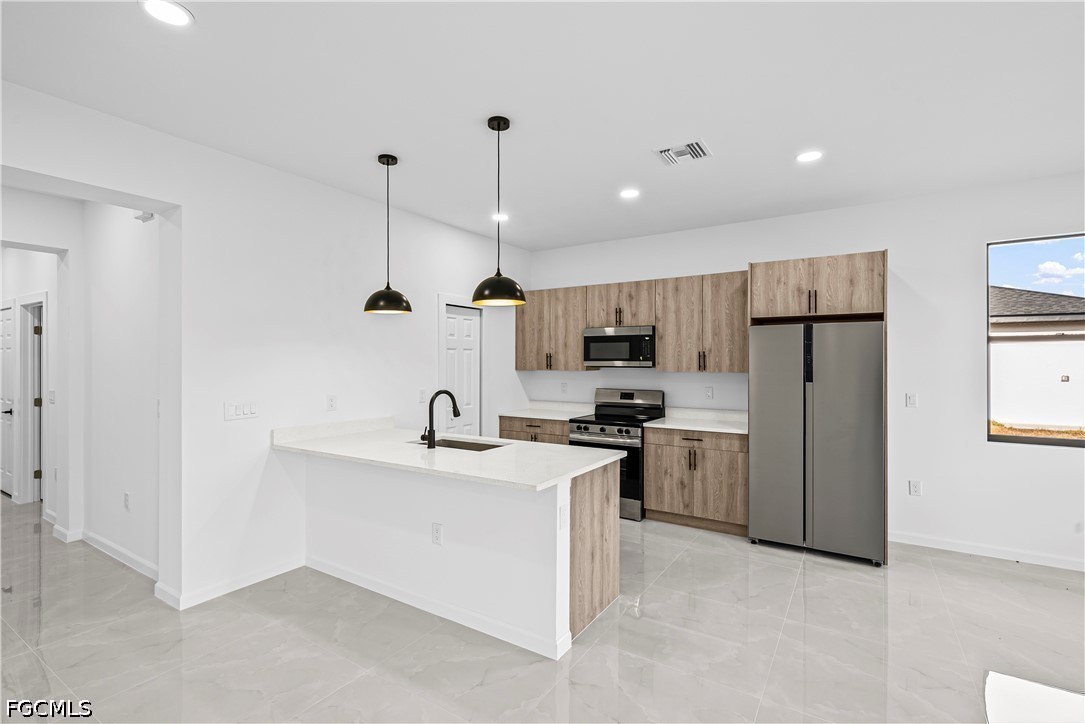 3 Bed SingleFamilyResidence for Sale in Lehigh Acres, photo 7