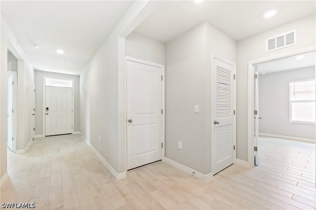 4 Bed SingleFamilyResidence for Sale in Lehigh Acres, photo 7