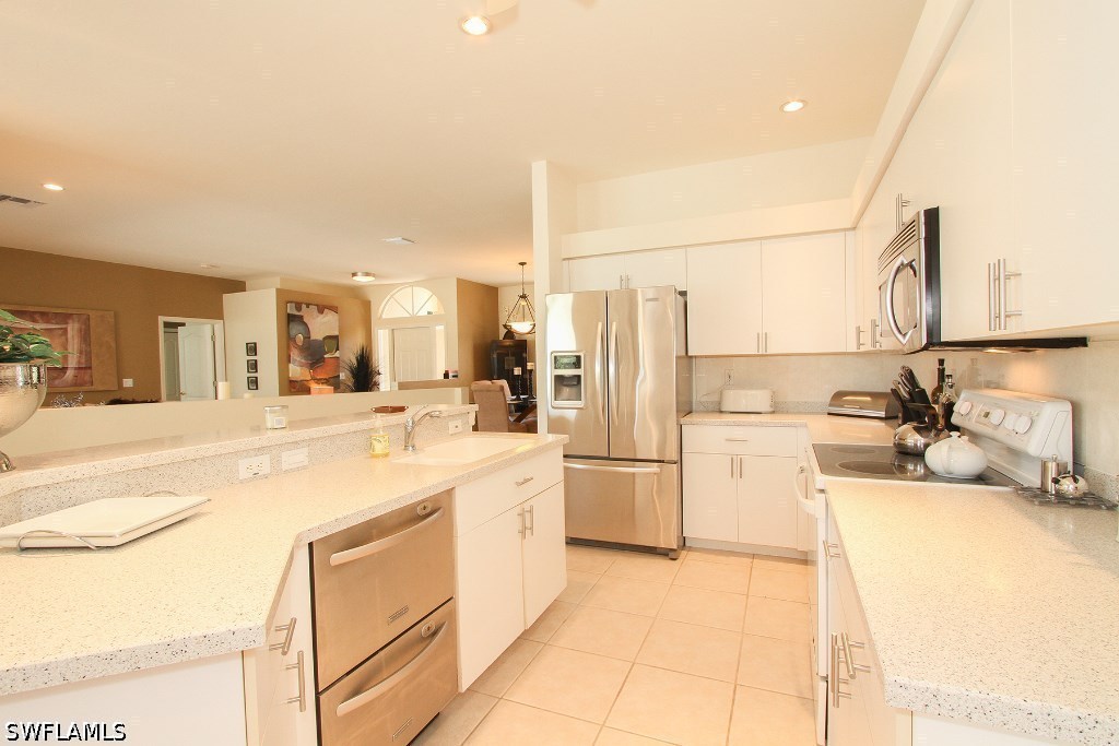 3 Bed Pool Home for Sale in Highland Woods, photo 7