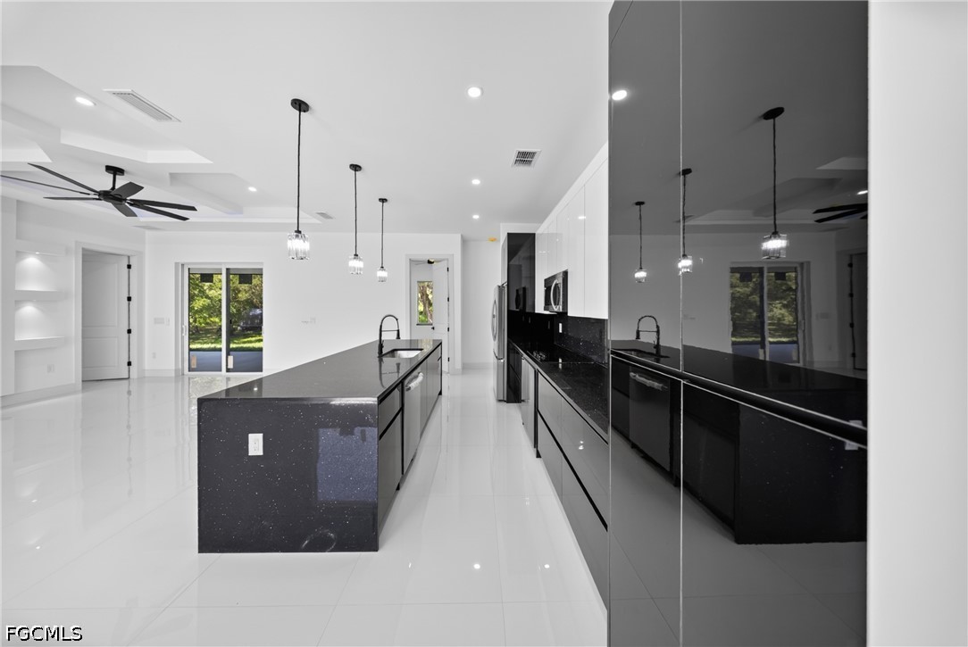 4 Bed SingleFamilyResidence for Sale in Lehigh Acres, photo 7