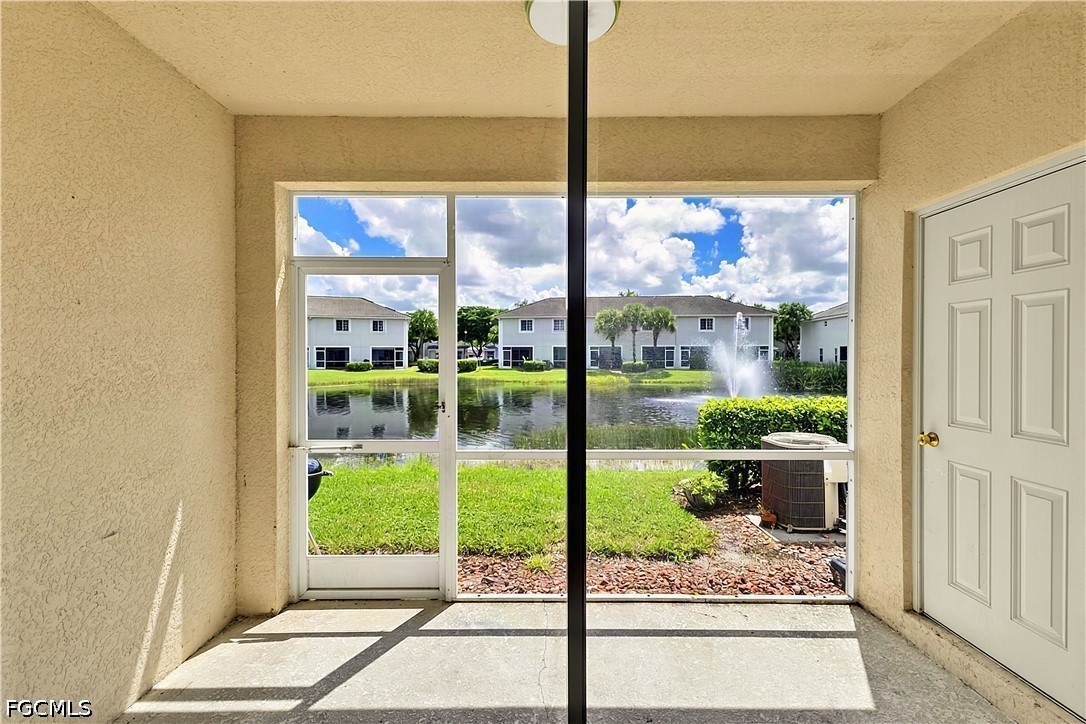 2 Bed Waterfront Home for Sale in Fort Myers, photo 7
