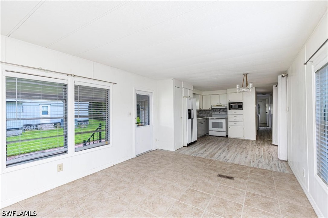 2 Bed ManufacturedHome for Sale in Naples, photo 7