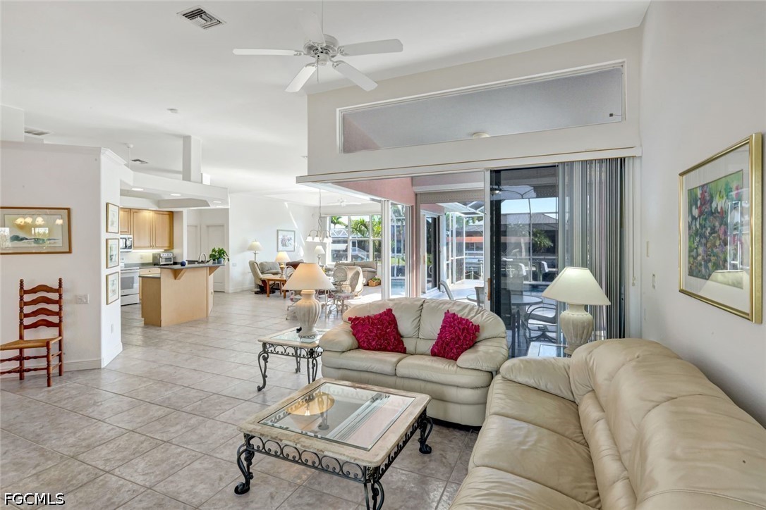 3 Bed Pool Home for Sale in Cape Coral, photo 7