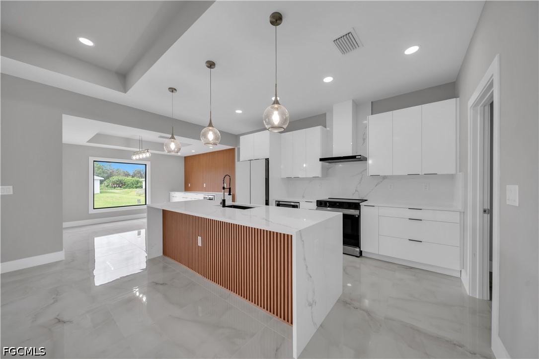 3 Bed SingleFamilyResidence for Sale in Lehigh Acres, photo 7