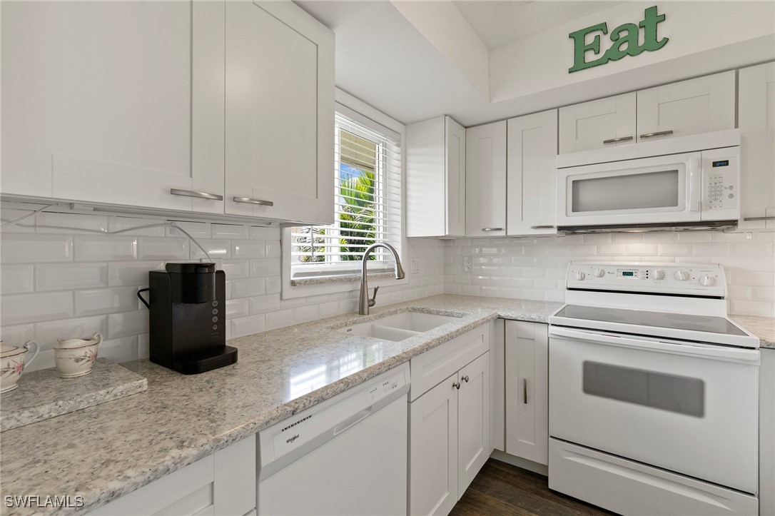 2 Bed Condominium for Sale in Naples, photo 8