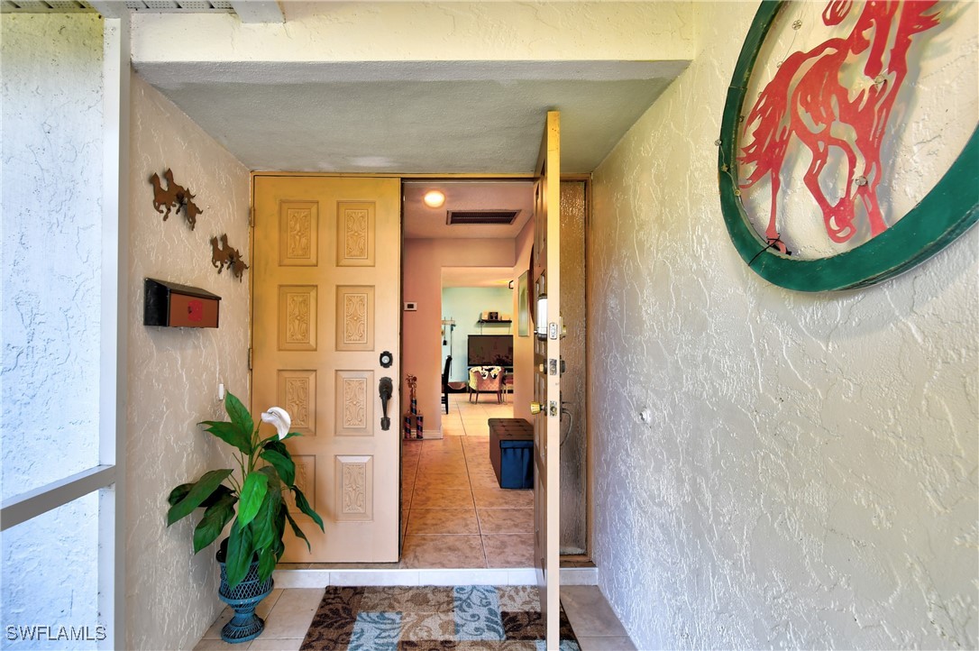 2 Bed SingleFamilyResidence for Sale in North Fort Myers, photo 8