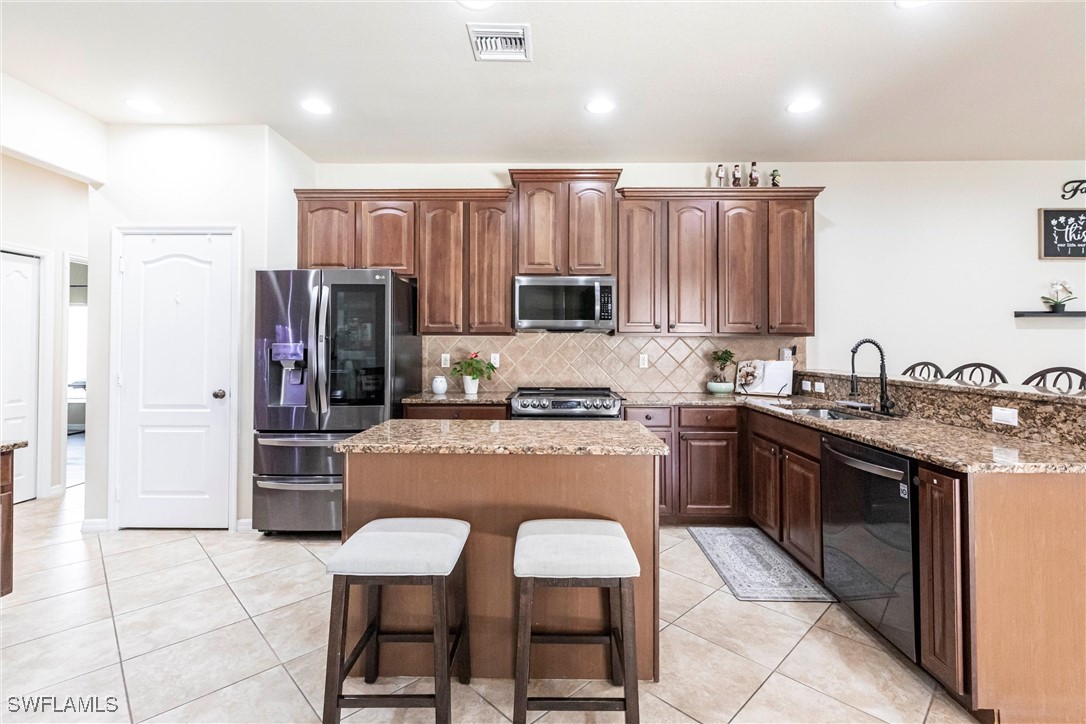 5 Bed Pool Home for Sale in Promenade West, photo 8