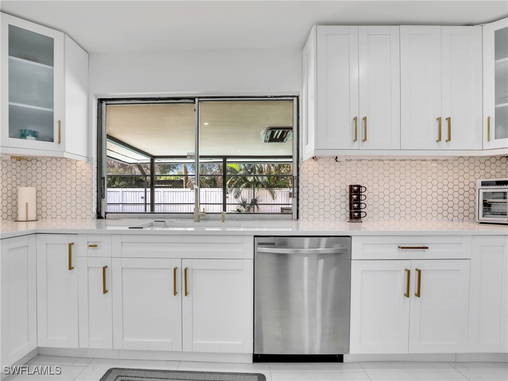 3 Bed Pool Home for Sale in Willoughby Acres, photo 8
