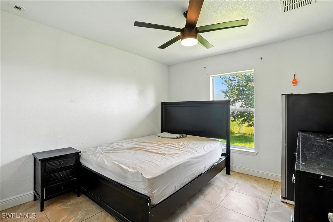 4 Bed SingleFamilyResidence for Sale in Lehigh Acres, photo 8