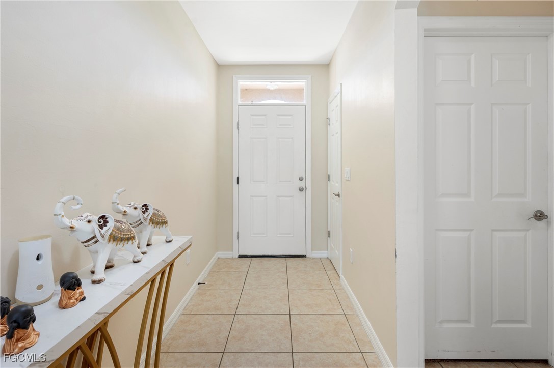 4 Bed SingleFamilyResidence for Sale in Cape Coral, photo 8