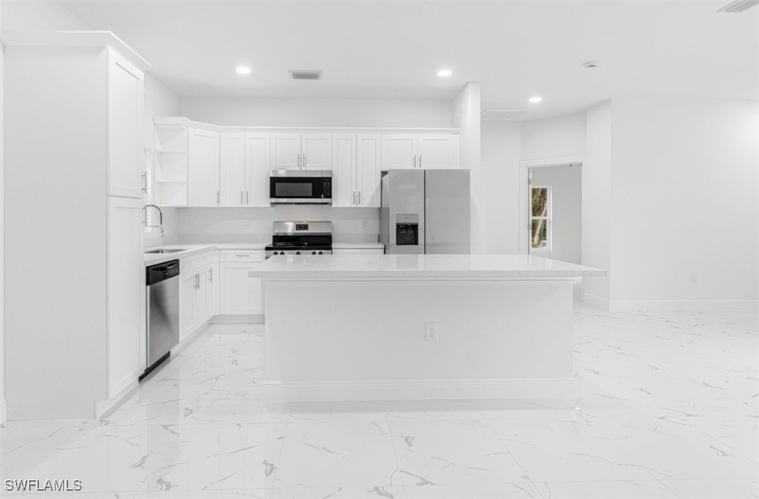 3 Bed SingleFamilyResidence for Sale in Naples, photo 8