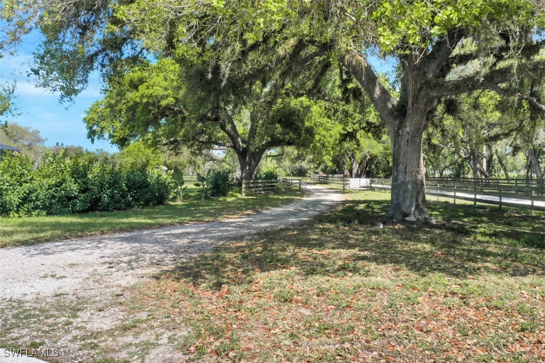 3 Bed Pool Home for Sale in Horse Creek, photo 8