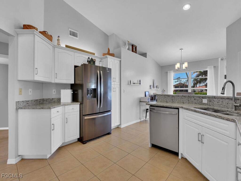 3 Bed Pool Home for Sale in Cape Coral, photo 8