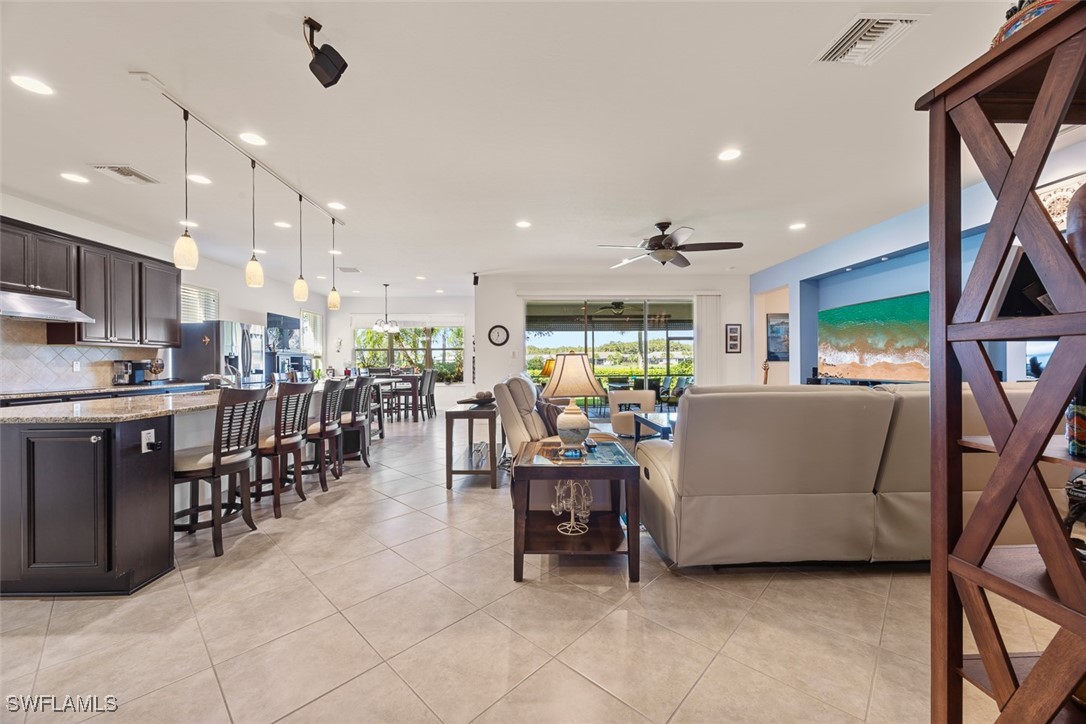 3 Bed SingleFamilyResidence for Sale in Del Webb, photo 8