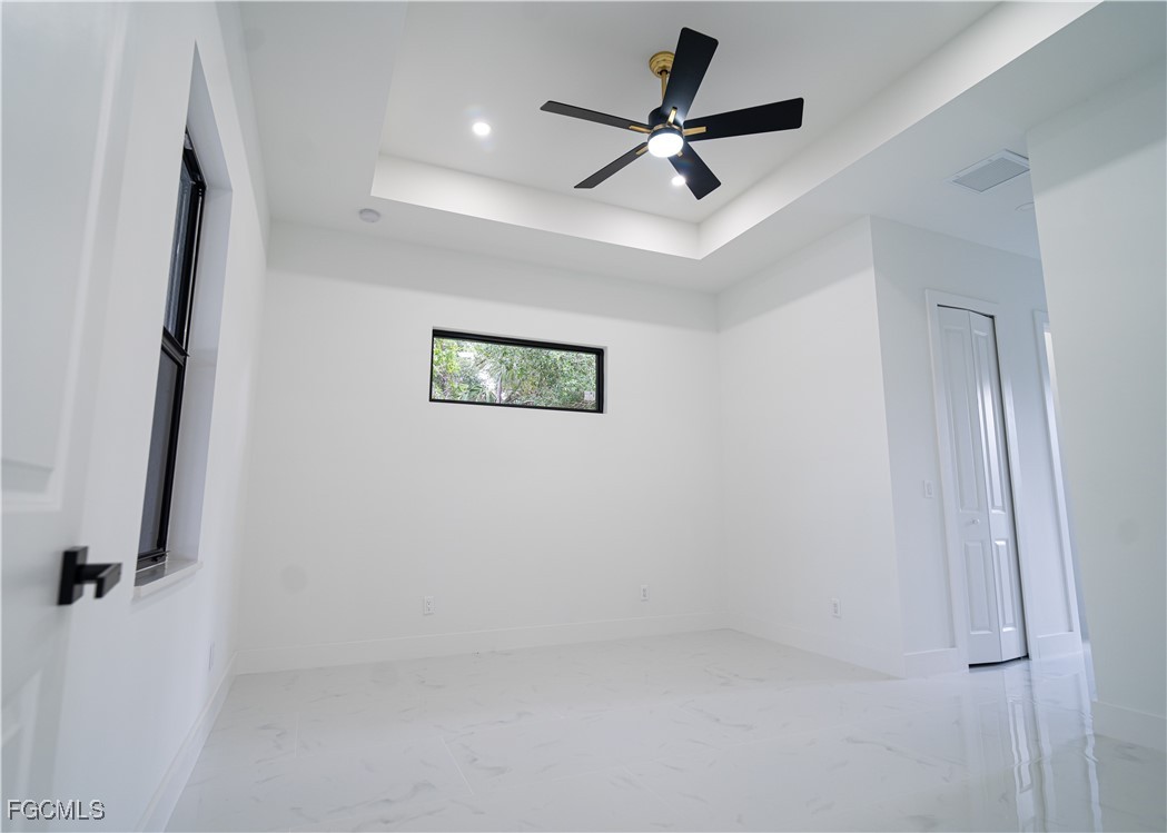 3 Bed SingleFamilyResidence for Sale in Lehigh Acres, photo 8