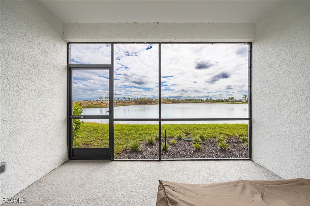 2 Bed Waterfront Home for Sale in Fort Myers, photo 8