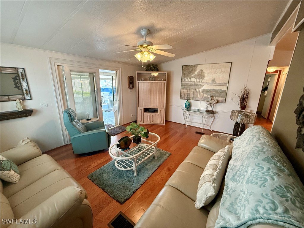 2 Bed ManufacturedHome for Sale in Naples, photo 8