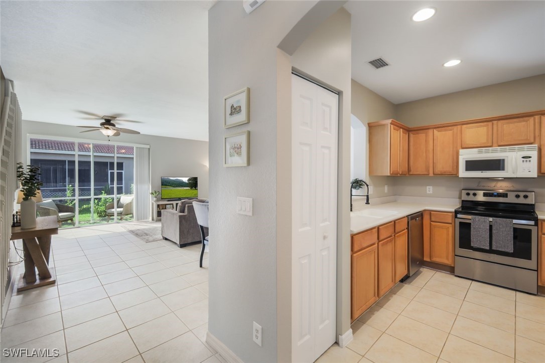 3 Bed Townhouse for Sale in Colonnade At Forum, photo 8