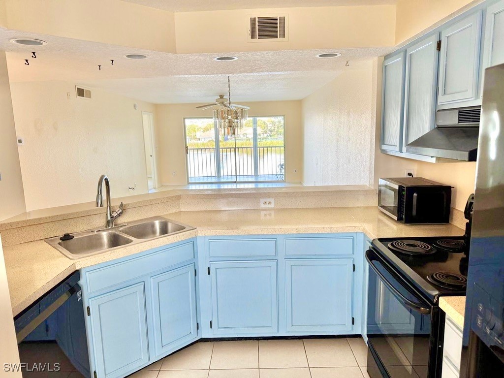 2 Bed Waterfront Home for Sale in Victoria Lakes, photo 8