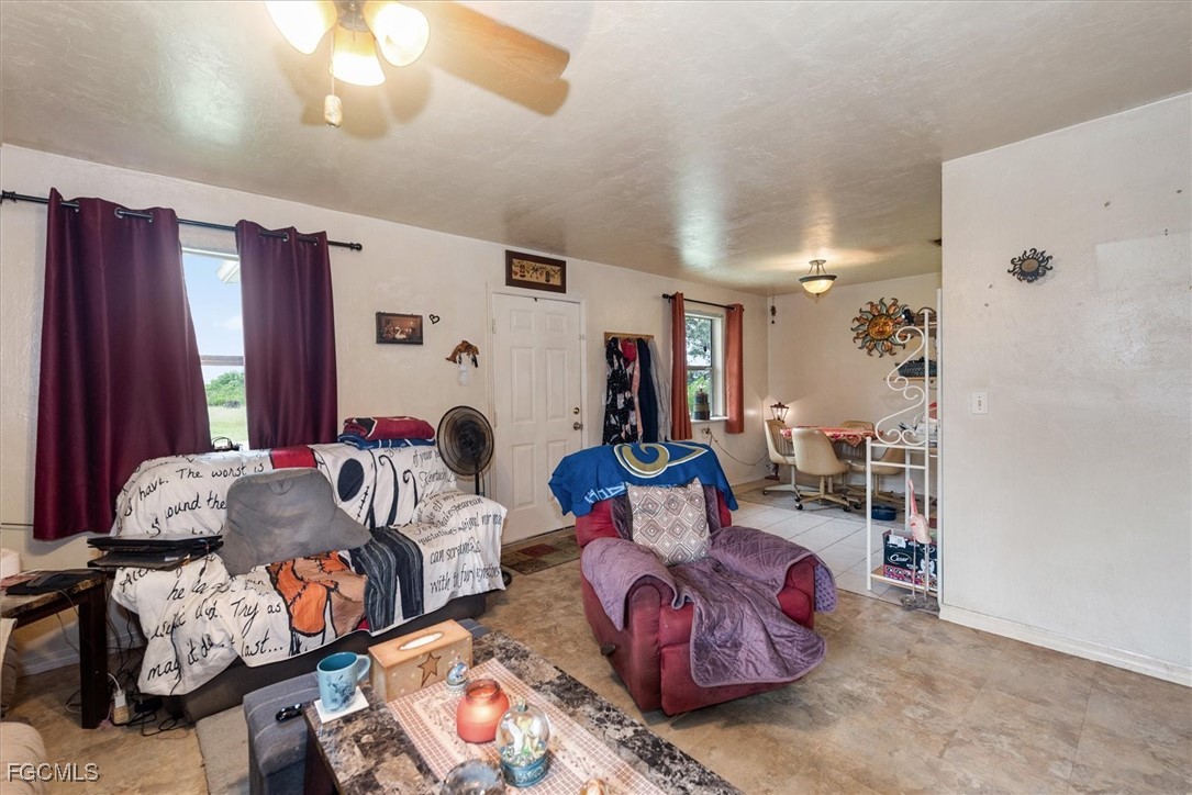 3 Bed SingleFamilyResidence for Sale in Lehigh Acres, photo 8
