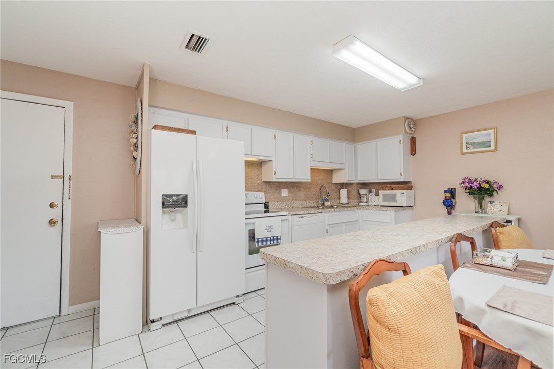 2 Bed Waterfront Home for Sale in Cape Coral, photo 8